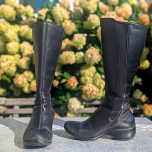 Merrell Spire Peak Waterproof Boots with The insulate - Black, Size 6